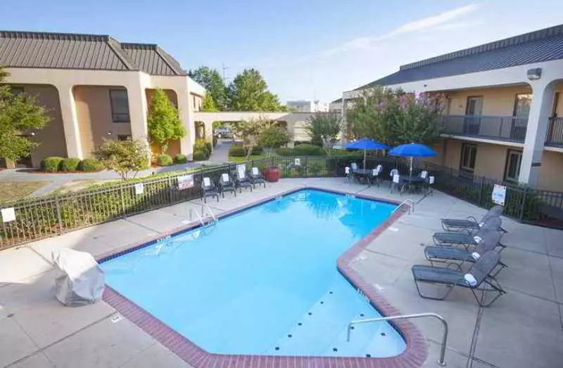 호텔 Red Lion Inn & Suites Hattiesburg