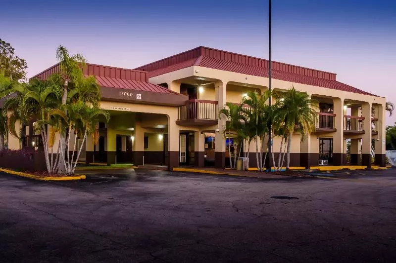 בית מלון כפרי Red Roof Inn Ft Myers