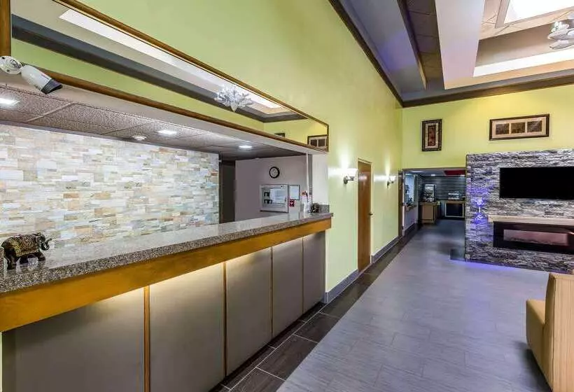 בית מלון כפרי Rodeway Inn