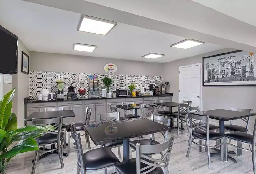 مُتل Super 8 By Wyndham Nashville West