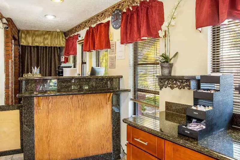 مُتل Super 8 By Wyndham Vancouver East