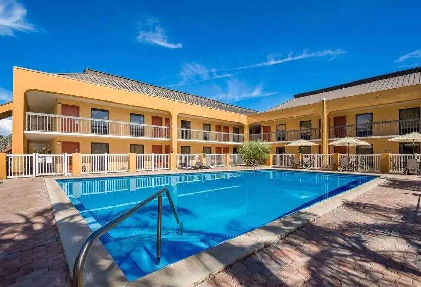 Surestay Hotel By Best Western St. Pete Clearwater Airport