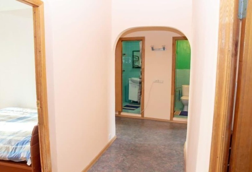 Apartment On Tolstogo St. 25