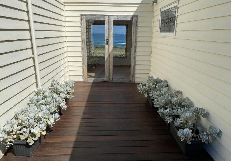 Отель Seacroft Estate