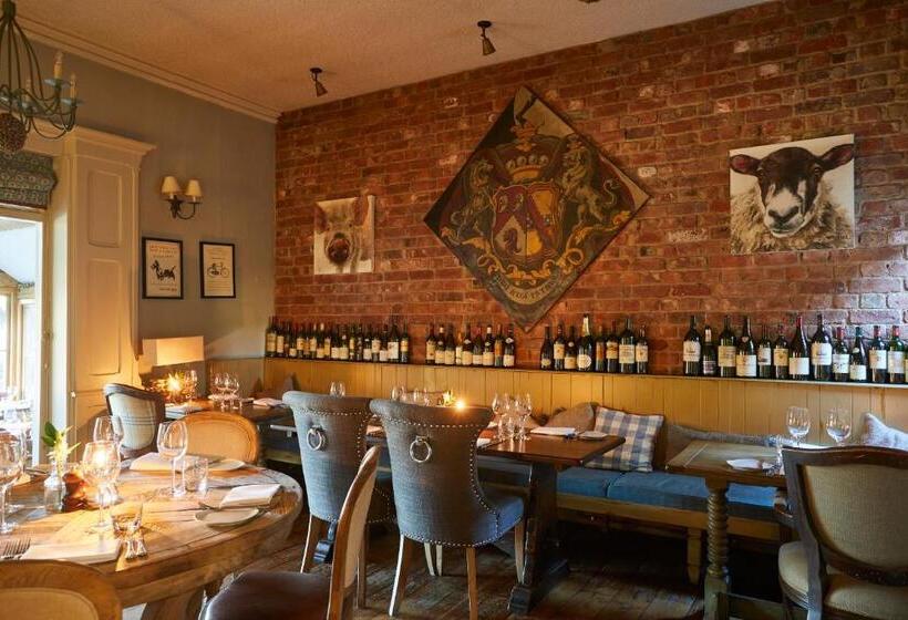 Отель The Duncombe Arms