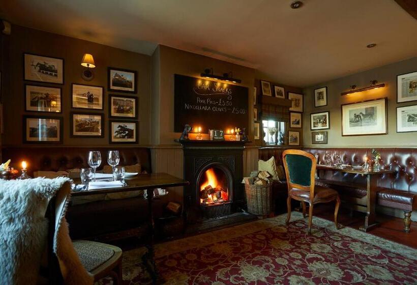 Отель The Duncombe Arms