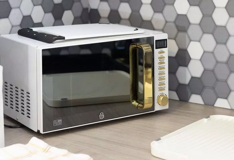 James  Place @ Pontmorlais