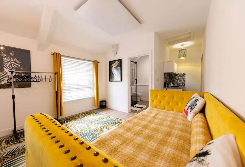 James  Place @ Pontmorlais