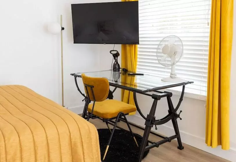 James  Place @ Pontmorlais