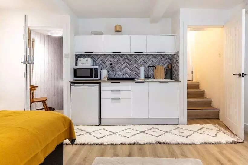 James  Place @ Pontmorlais