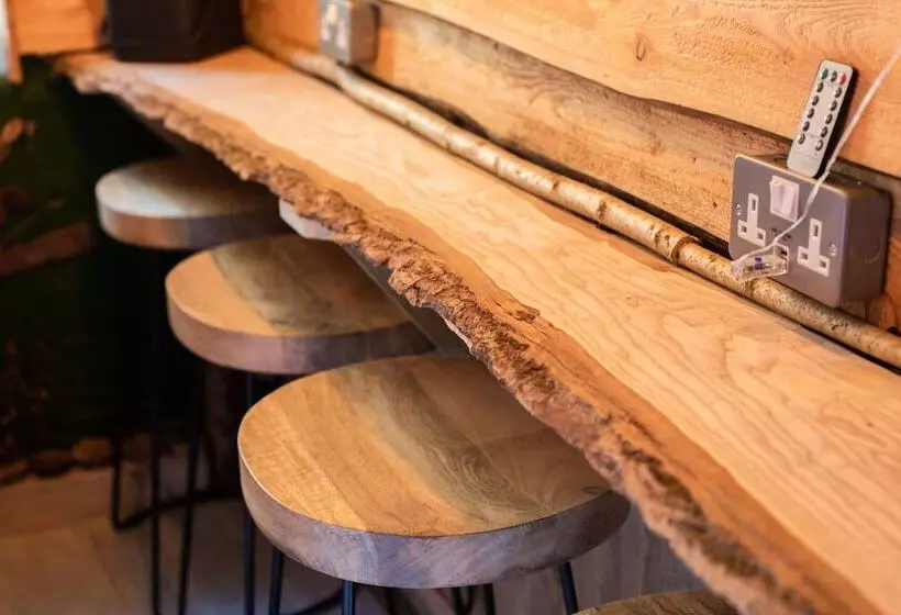 James  Place @ Pontmorlais