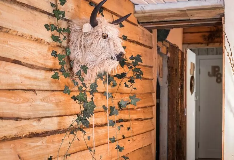 James  Place @ Pontmorlais