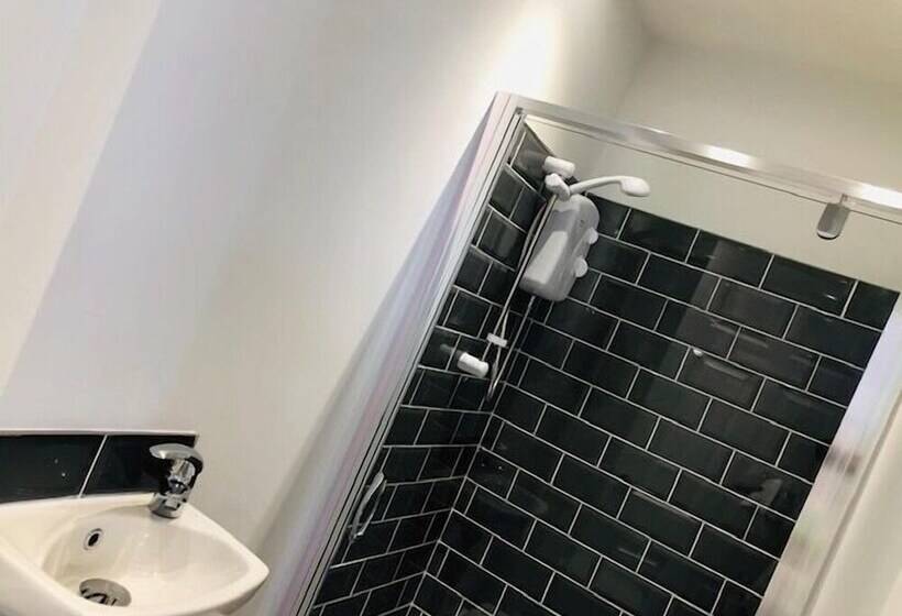 بنسيون Townhouse @ 51 Balfour St Stoke