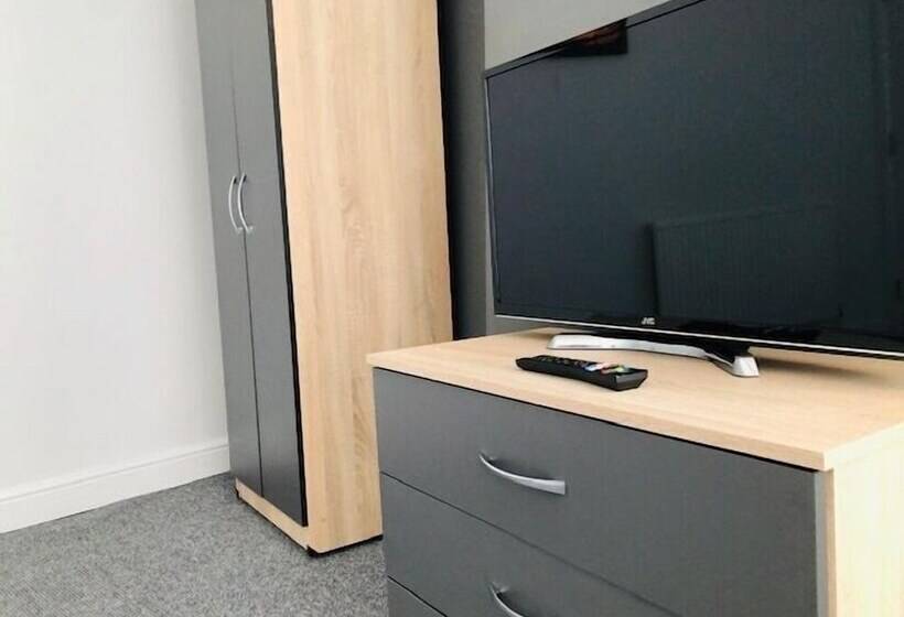 بنسيون Townhouse @ 51 Balfour St Stoke