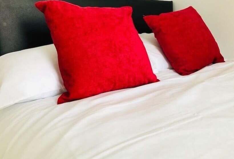 بنسيون Townhouse @ 51 Balfour St Stoke