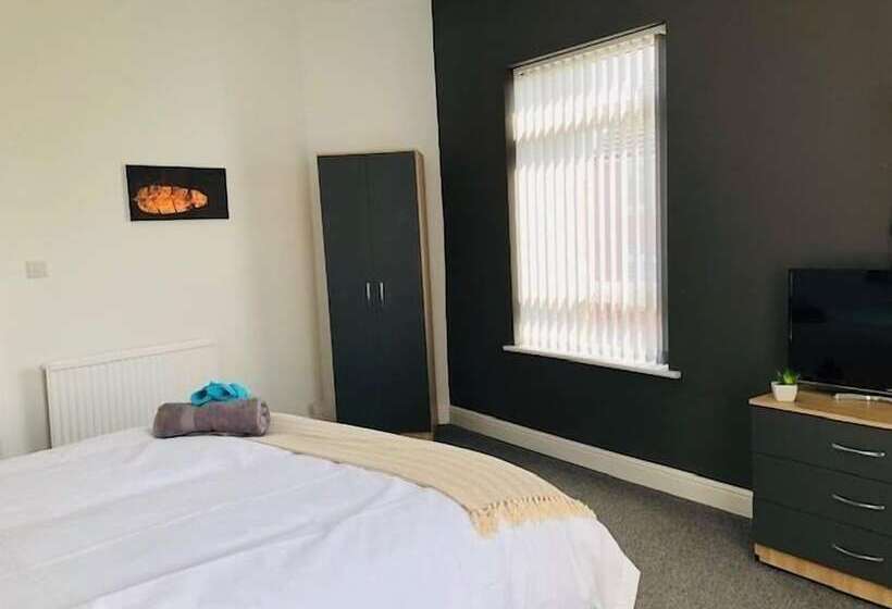 بنسيون Townhouse @ 51 Balfour St Stoke