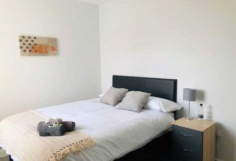 بنسيون Townhouse @ 51 Balfour St Stoke