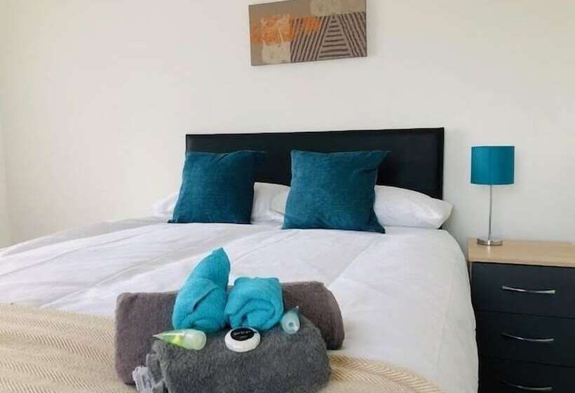 بنسيون Townhouse @ 51 Balfour St Stoke