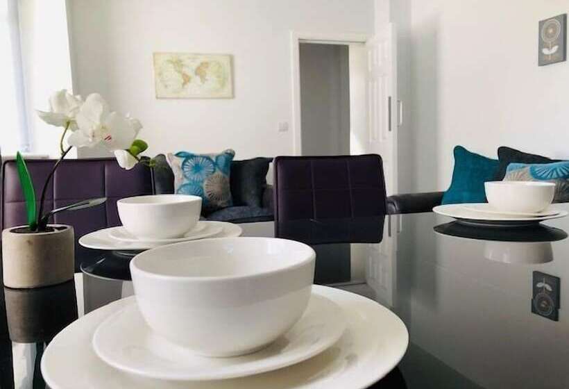 بنسيون Townhouse @ 51 Balfour St Stoke