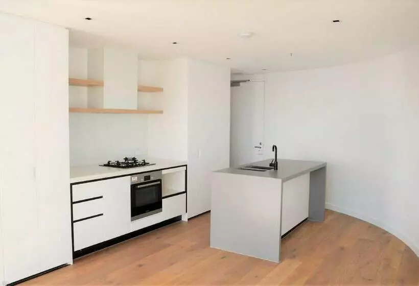 Readyset Apartments At Stadium