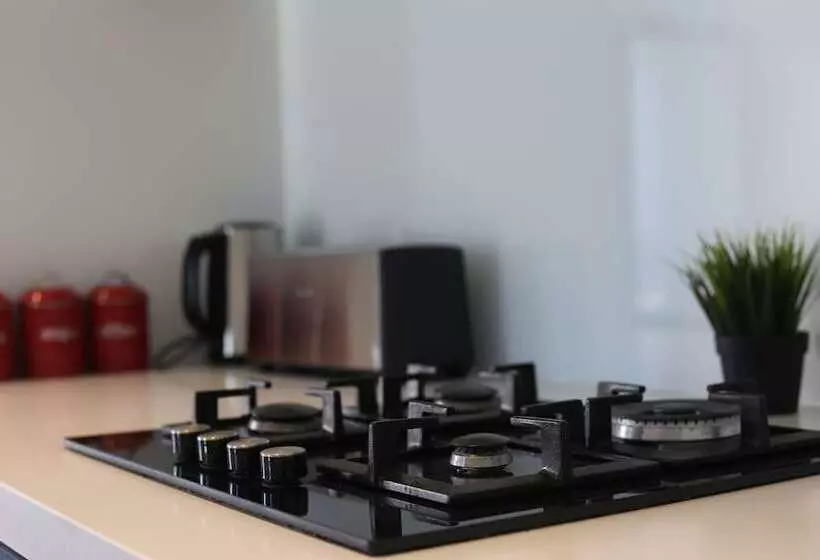 Readyset Apartments At Stadium