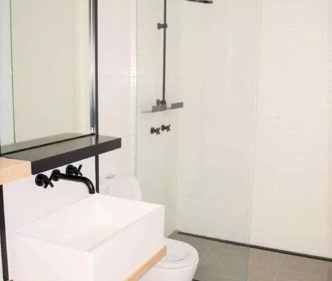 Readyset Apartments At Stadium