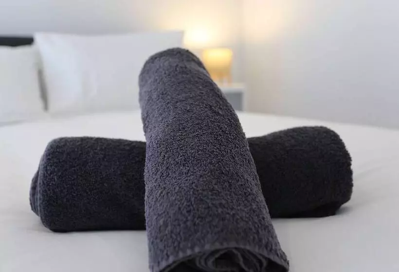 Readyset Apartments At Stadium