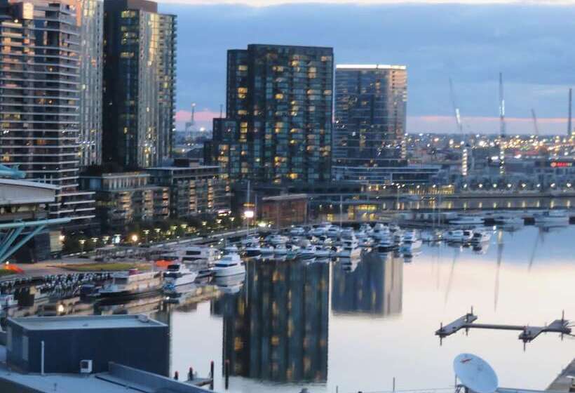 Readyset Apartments At Stadium