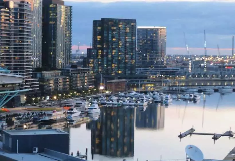 Readyset Apartments At Stadium