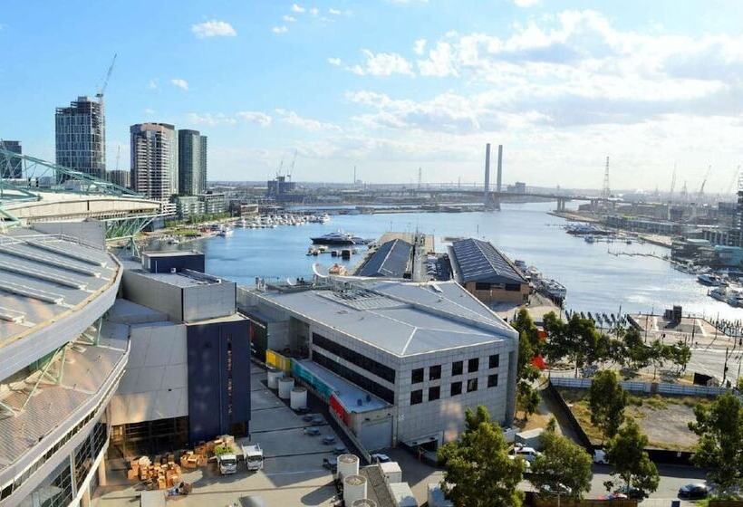 Readyset Apartments At Stadium