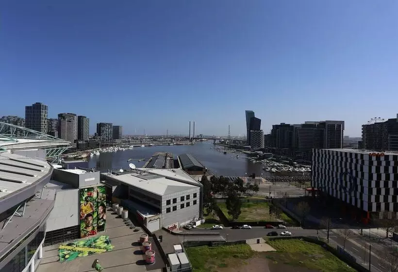 Readyset Apartments At Stadium