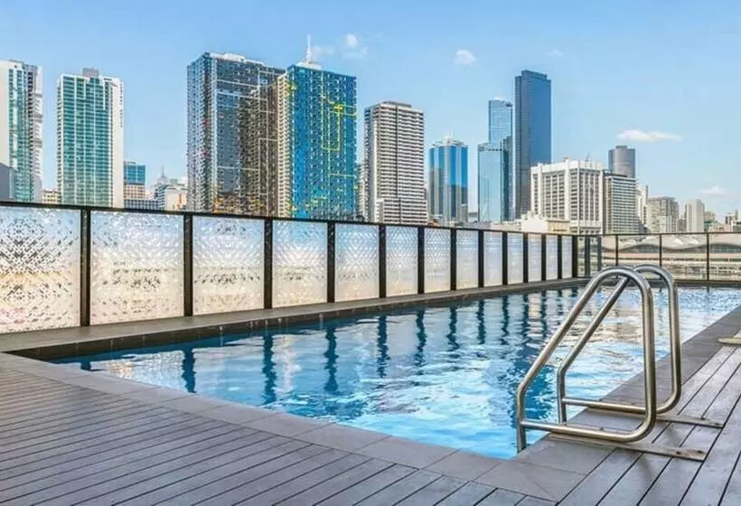 Readyset Apartments At Stadium