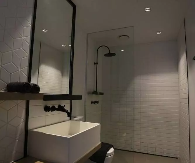 Readyset Apartments At Stadium