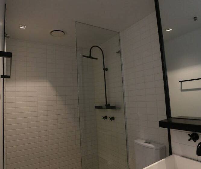 Readyset Apartments At Stadium