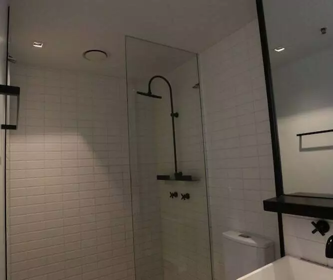 Readyset Apartments At Stadium