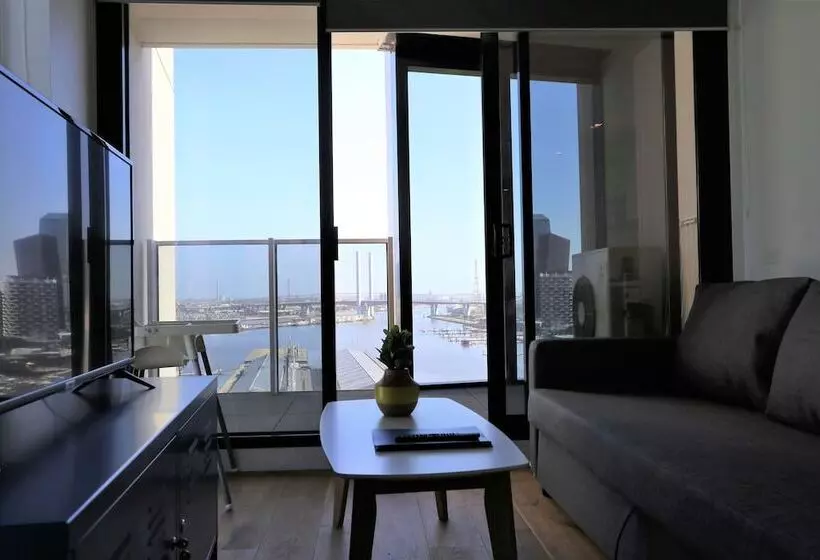 Readyset Apartments At Stadium