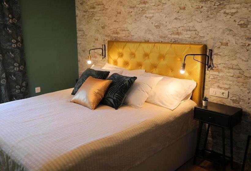 Aldo Apartments Center