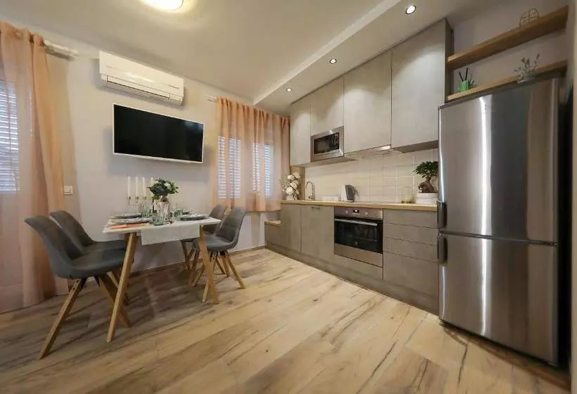 Aldo Apartments Center