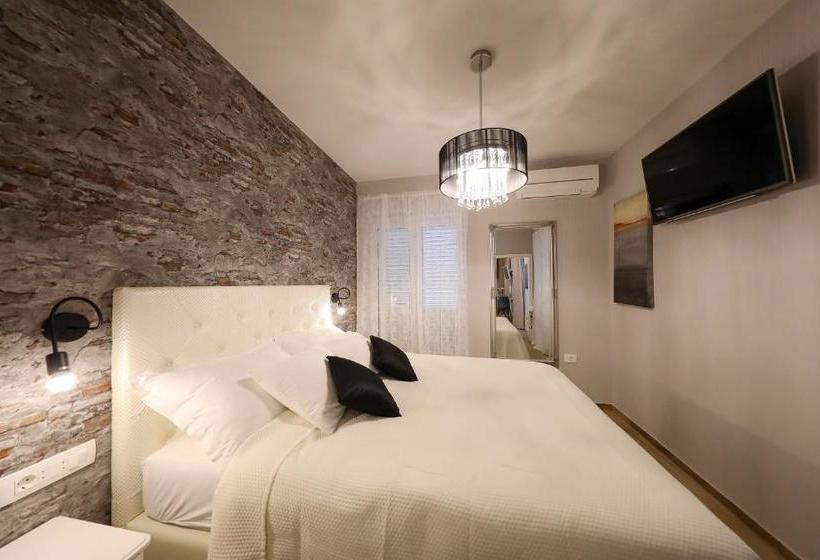 Aldo Apartments Center