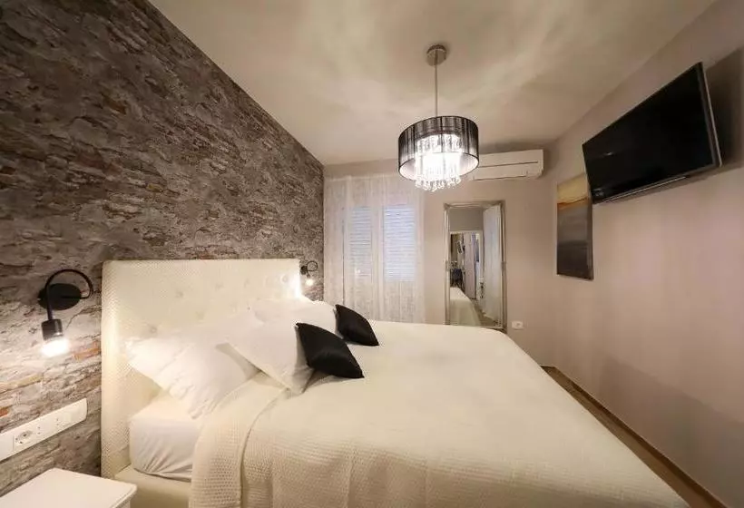 Aldo Apartments Center