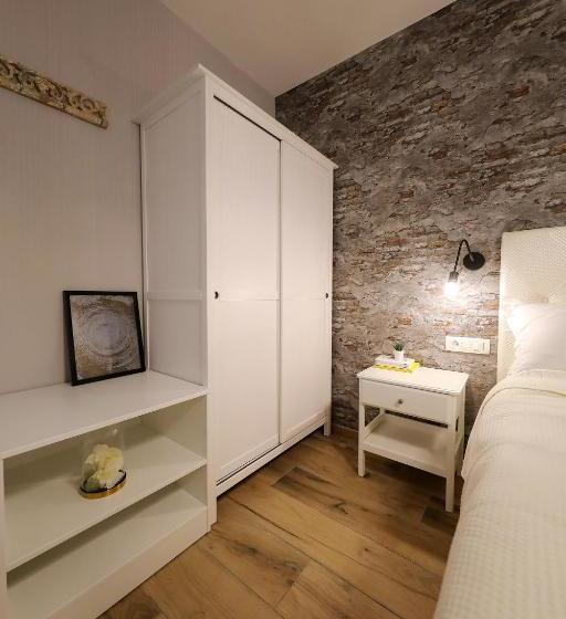 Aldo Apartments Center