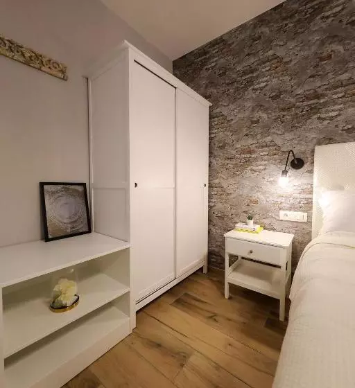 Aldo Apartments Center