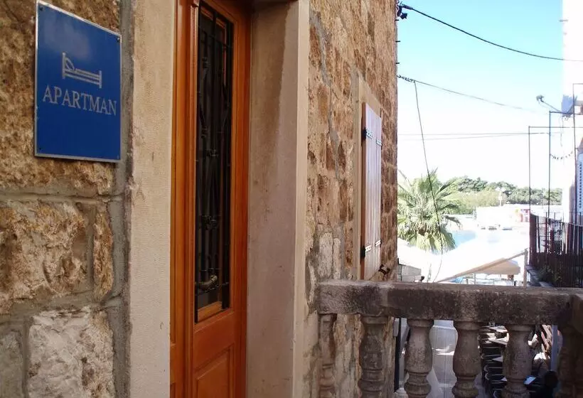 Apartment House Vitaic