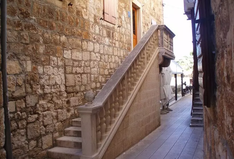 Apartment House Vitaic