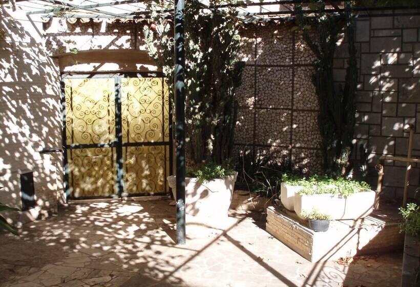 Apartment House Vitaic