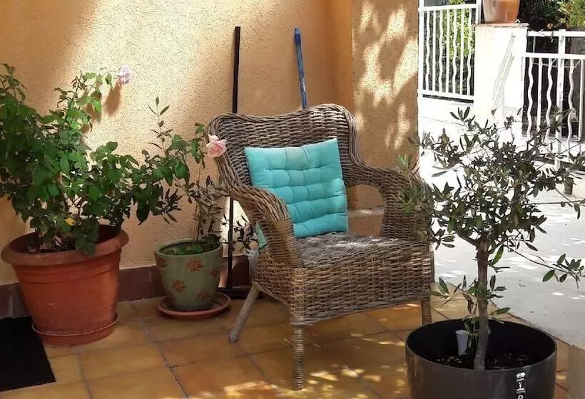 Aamiaismajoitus (B&B) Les 2 Lions