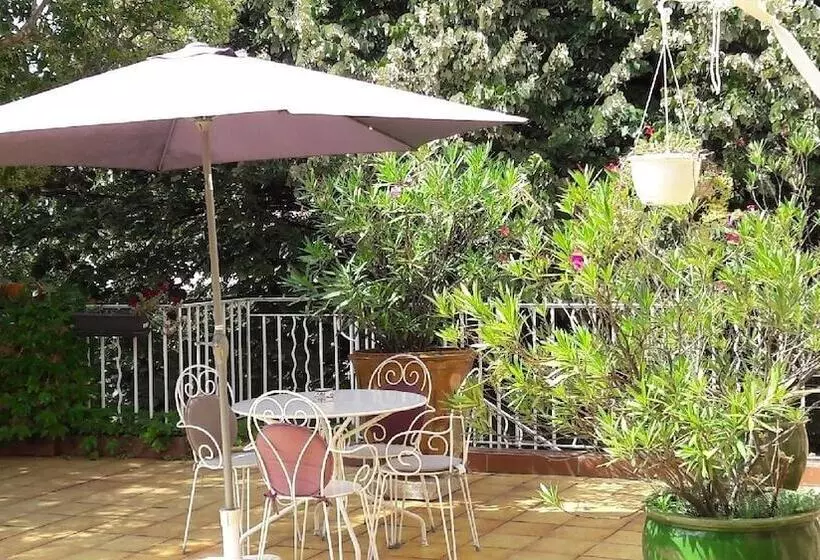 Aamiaismajoitus (B&B) Les 2 Lions