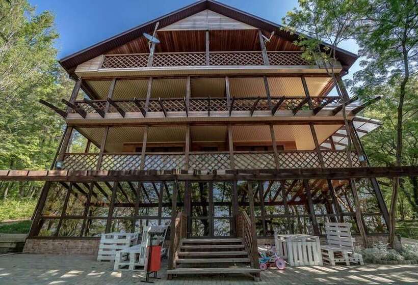 בית מלון כפרי Green Wood