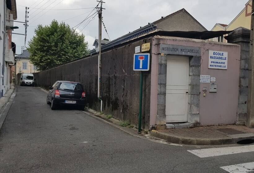 پانسیون Lourdes Guesthouse