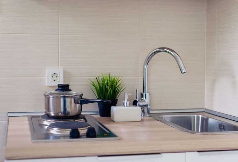 بنسيون Rooms & Apartments Karlo